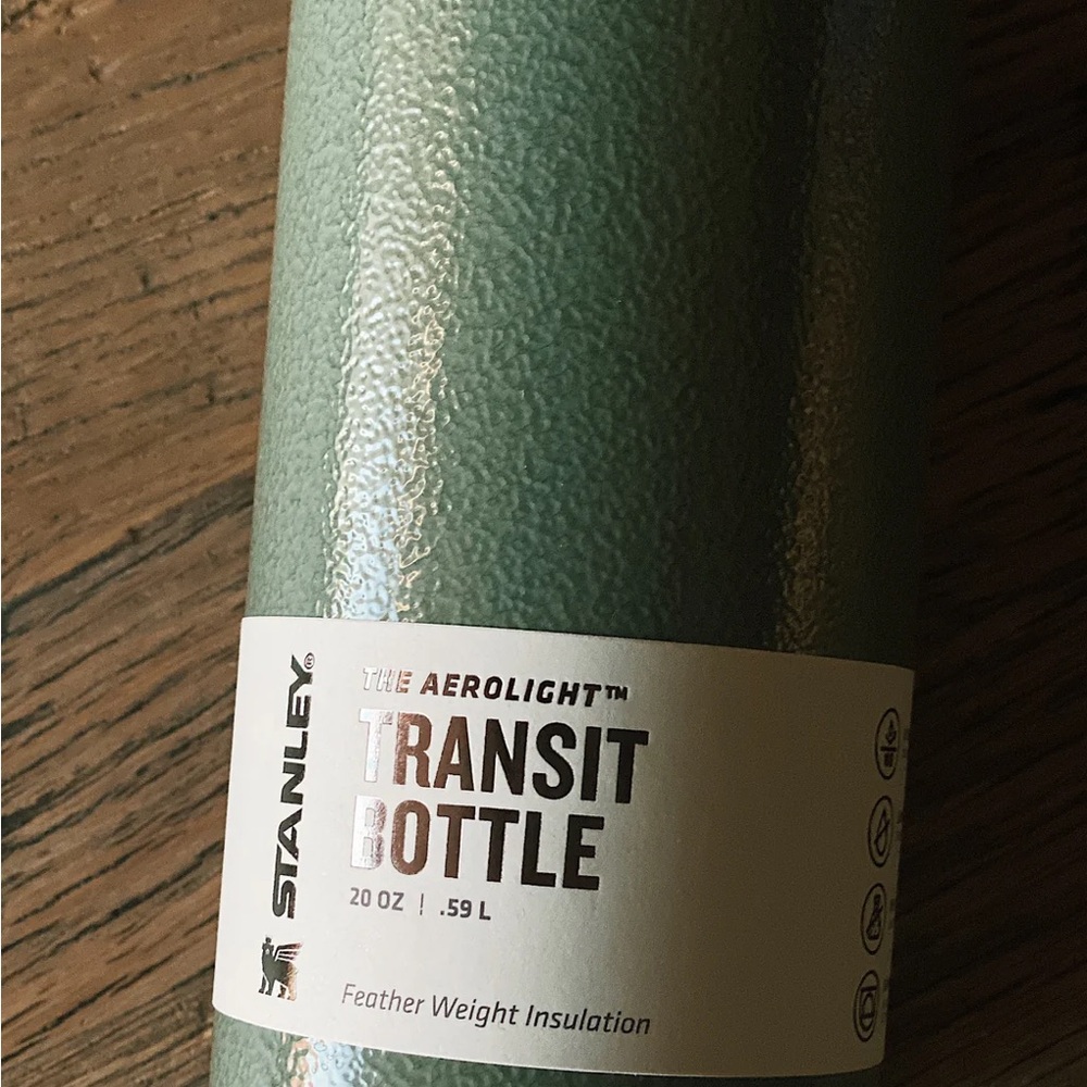 NWT Stanley Aerolight Transit Bottle Hammertone Green